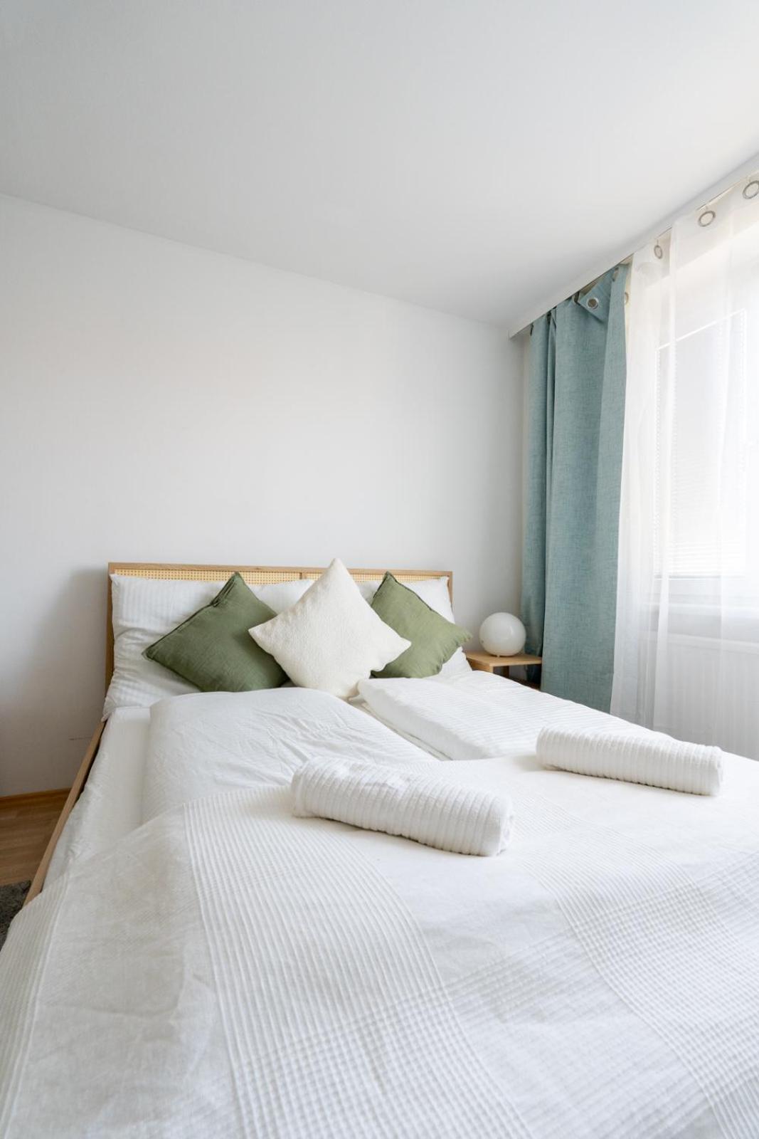 Two Bedrooms - 85 Squaremeters - 4 Min To U6 Dresdner Str Viyana Dış mekan fotoğraf