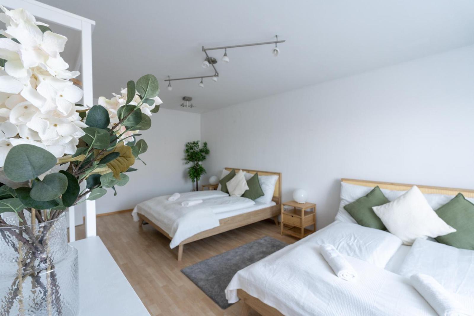 Two Bedrooms - 85 Squaremeters - 4 Min To U6 Dresdner Str Viyana Dış mekan fotoğraf