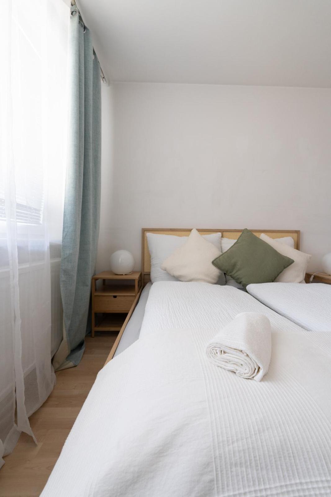 Two Bedrooms - 85 Squaremeters - 4 Min To U6 Dresdner Str Viyana Dış mekan fotoğraf