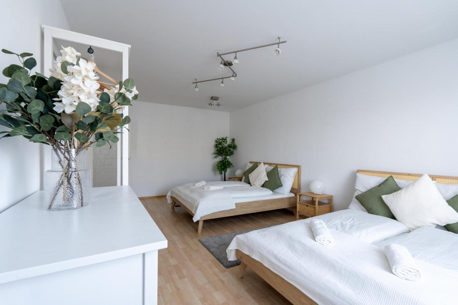 Two Bedrooms - 85 Squaremeters - 4 Min To U6 Dresdner Str Viyana Dış mekan fotoğraf